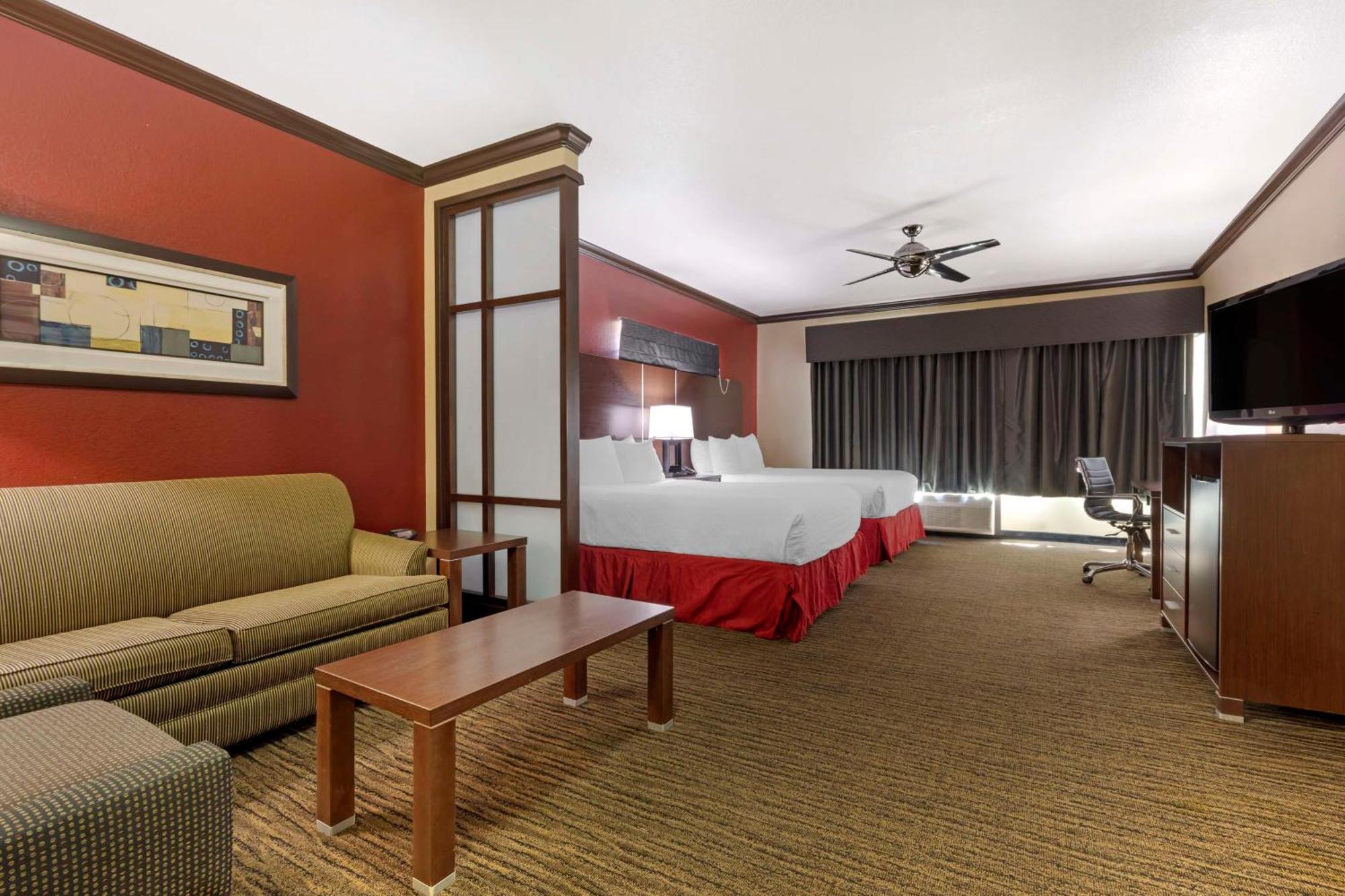 Center Best Western Plus Classic Inn And Suites מראה חיצוני תמונה